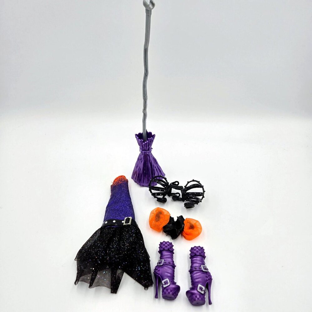 Monster High Casta Fierce Doll Accessories Broom Boots Dress Top Mattel Read
